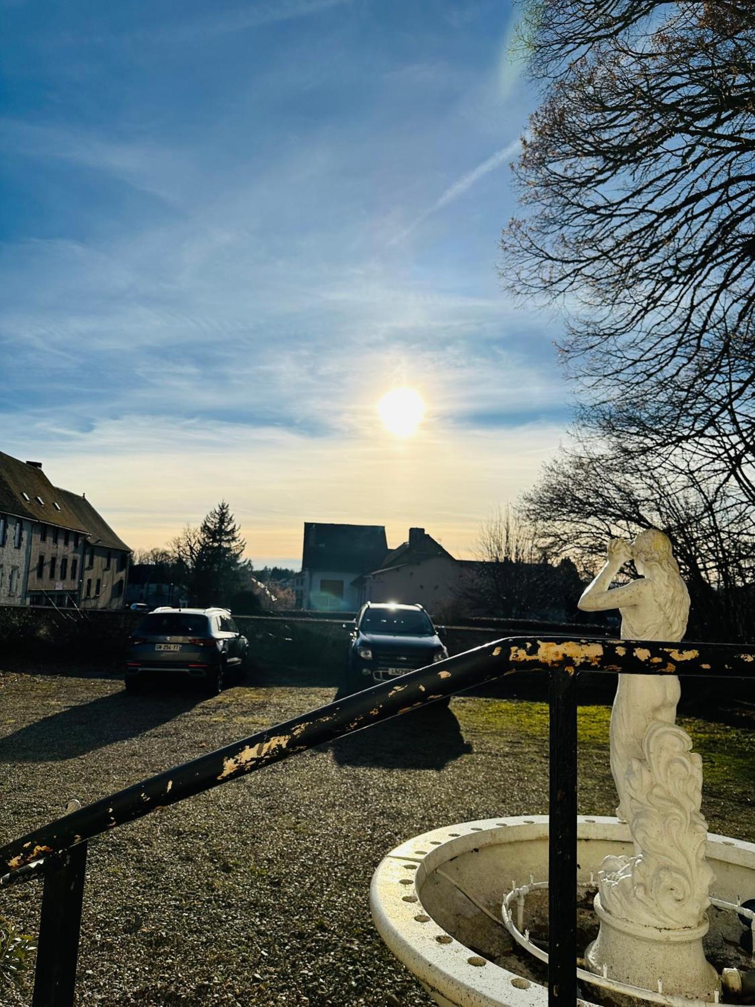 Le Chateau Giat Dış mekan fotoğraf